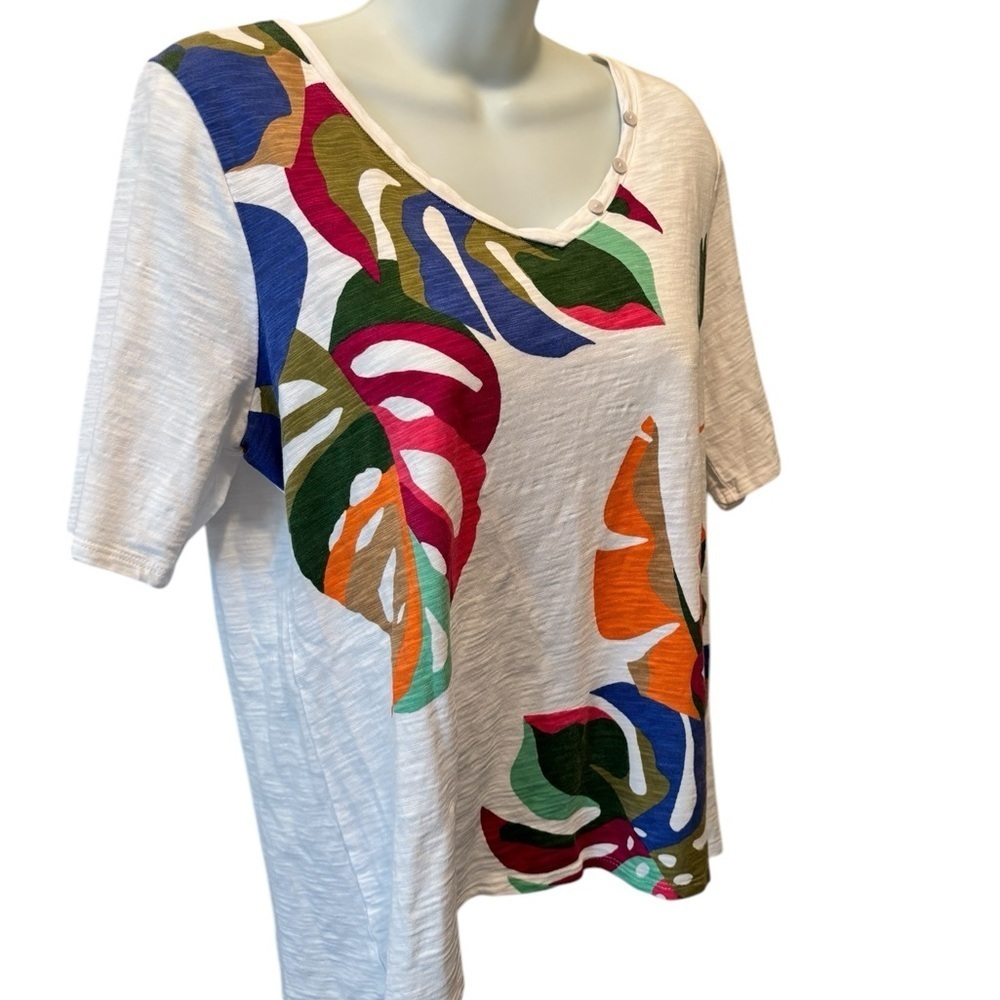 Chico’s Palms Button Detail Cotton Slub Tee 2/L White Blue Pink Colorful Spring - Picture 4 of 8